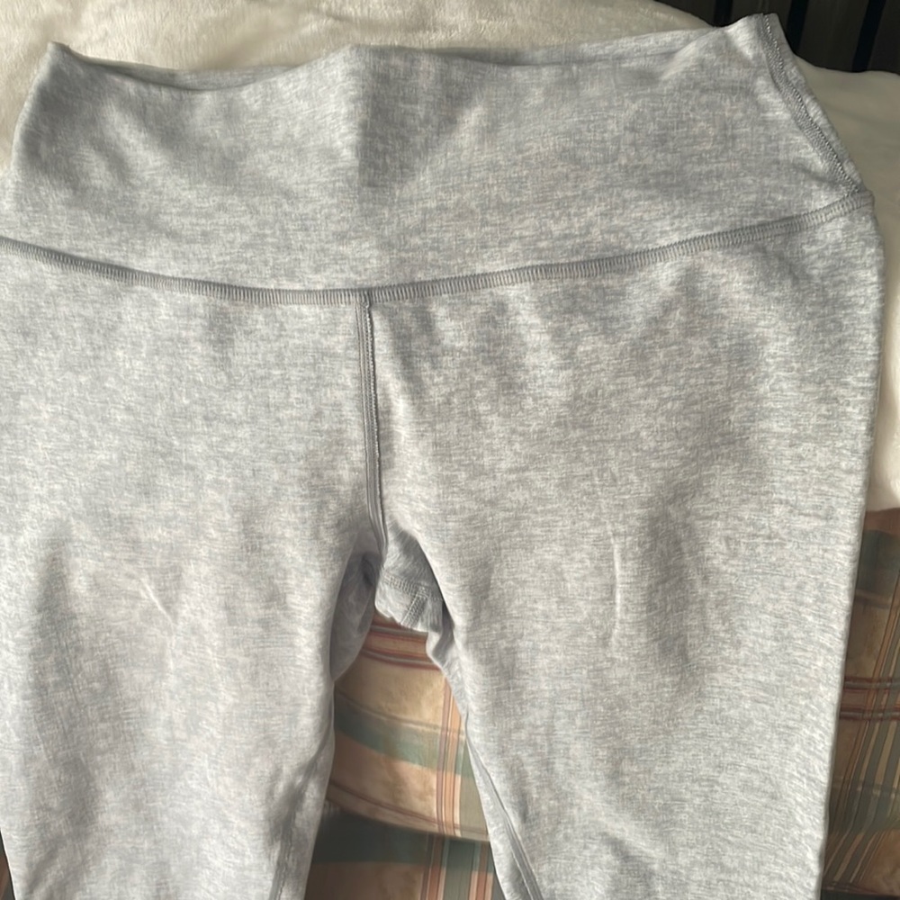 Alo yoga pants